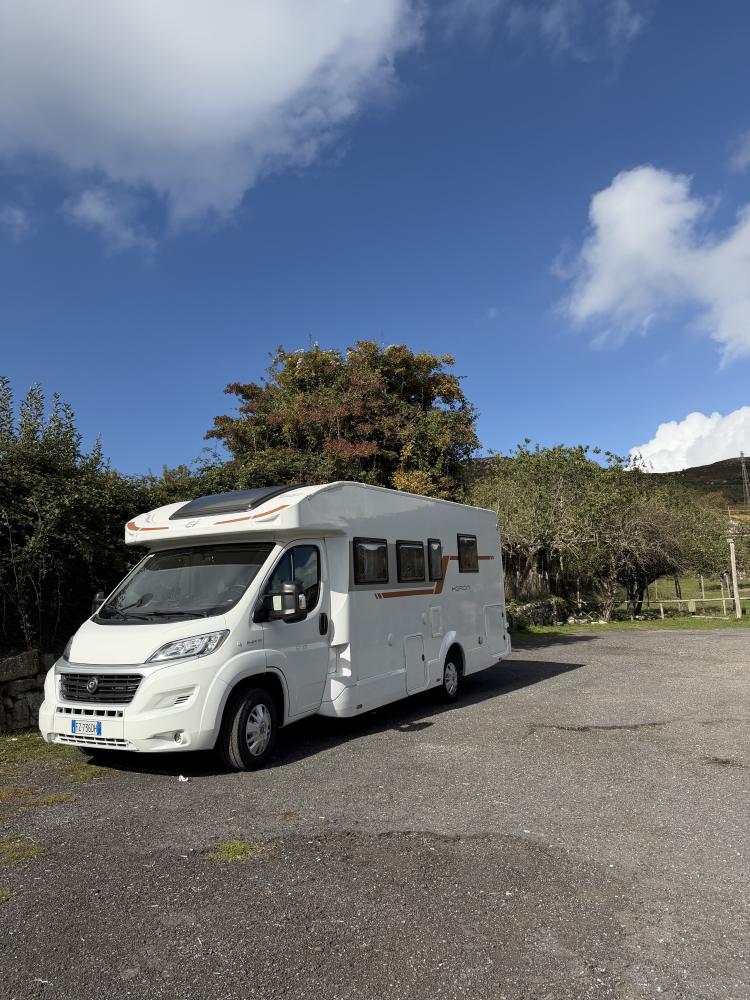 588ci-horon-4-berth-camper-rental-sicily.jpg