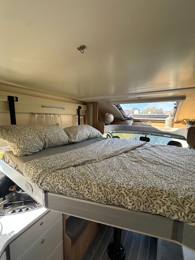 big_ci-horon-4-berth-camper-rental-sicily-18.jpg