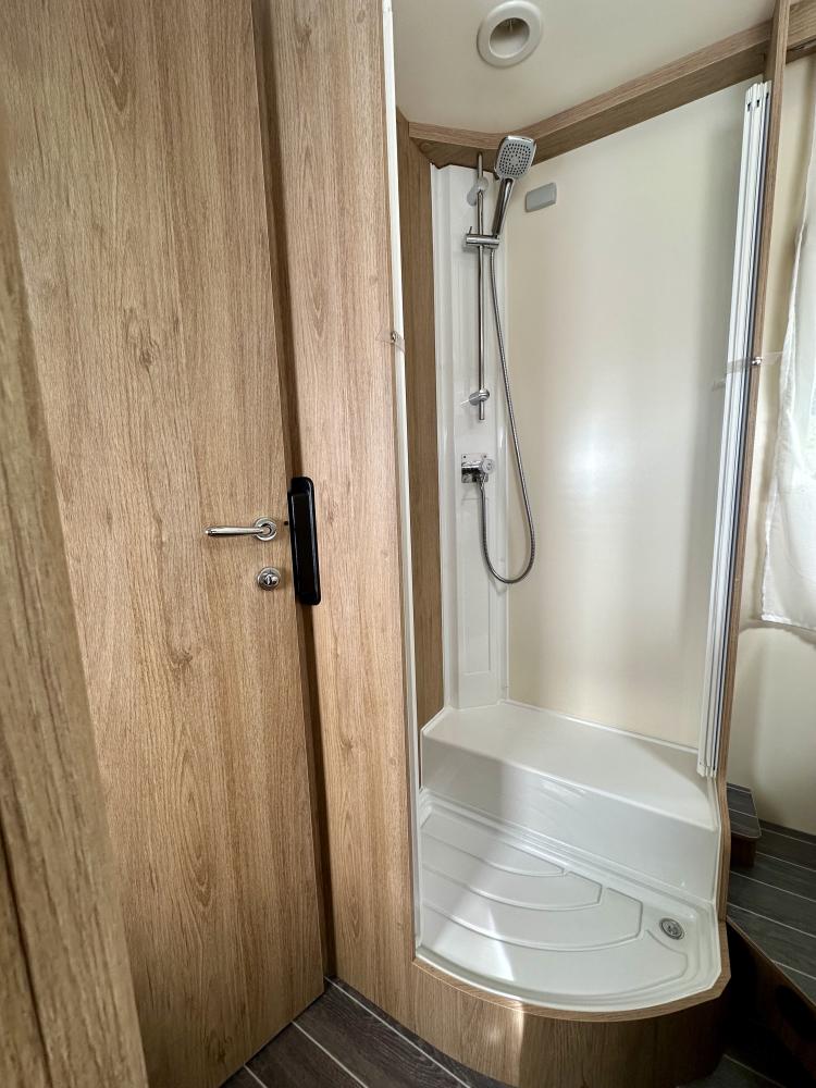 ci-horon-4-berth-camper-rental-sicily-10.jpg