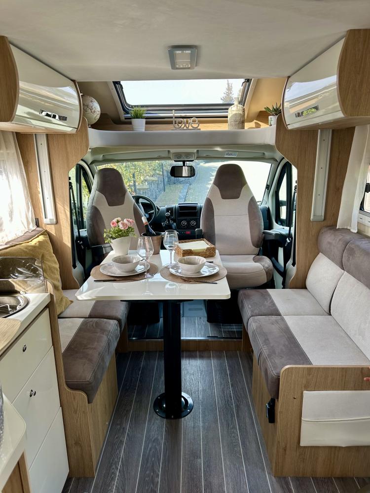 ci-horon-4-berth-camper-rental-sicily-4.jpg